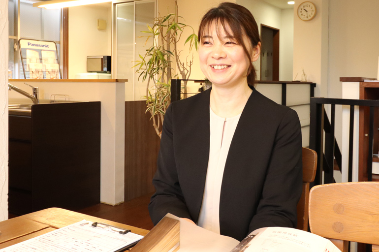 事務 / 浜田 美香